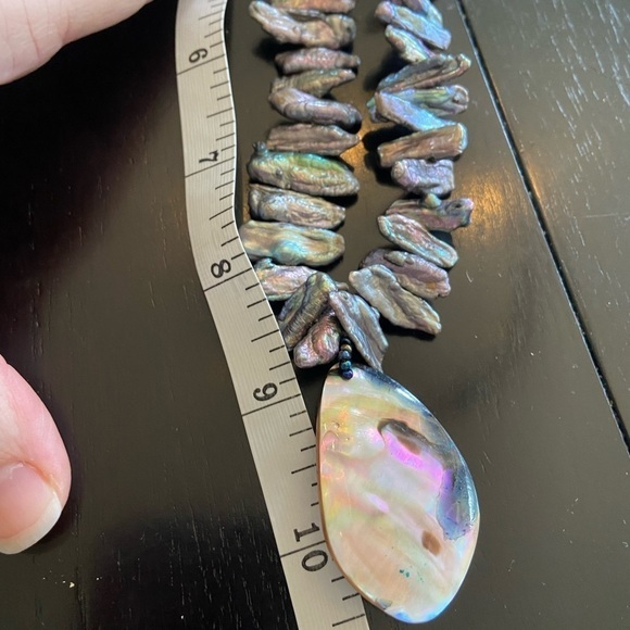 Iridescent and pendant necklace - Picture 5 of 5